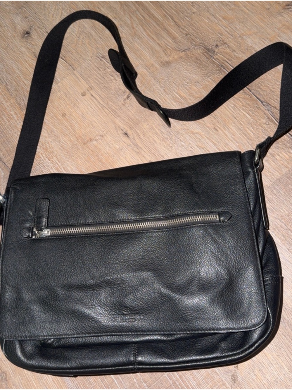 Banana Republic Black Leather Crossbody Messenger with Front Zip
